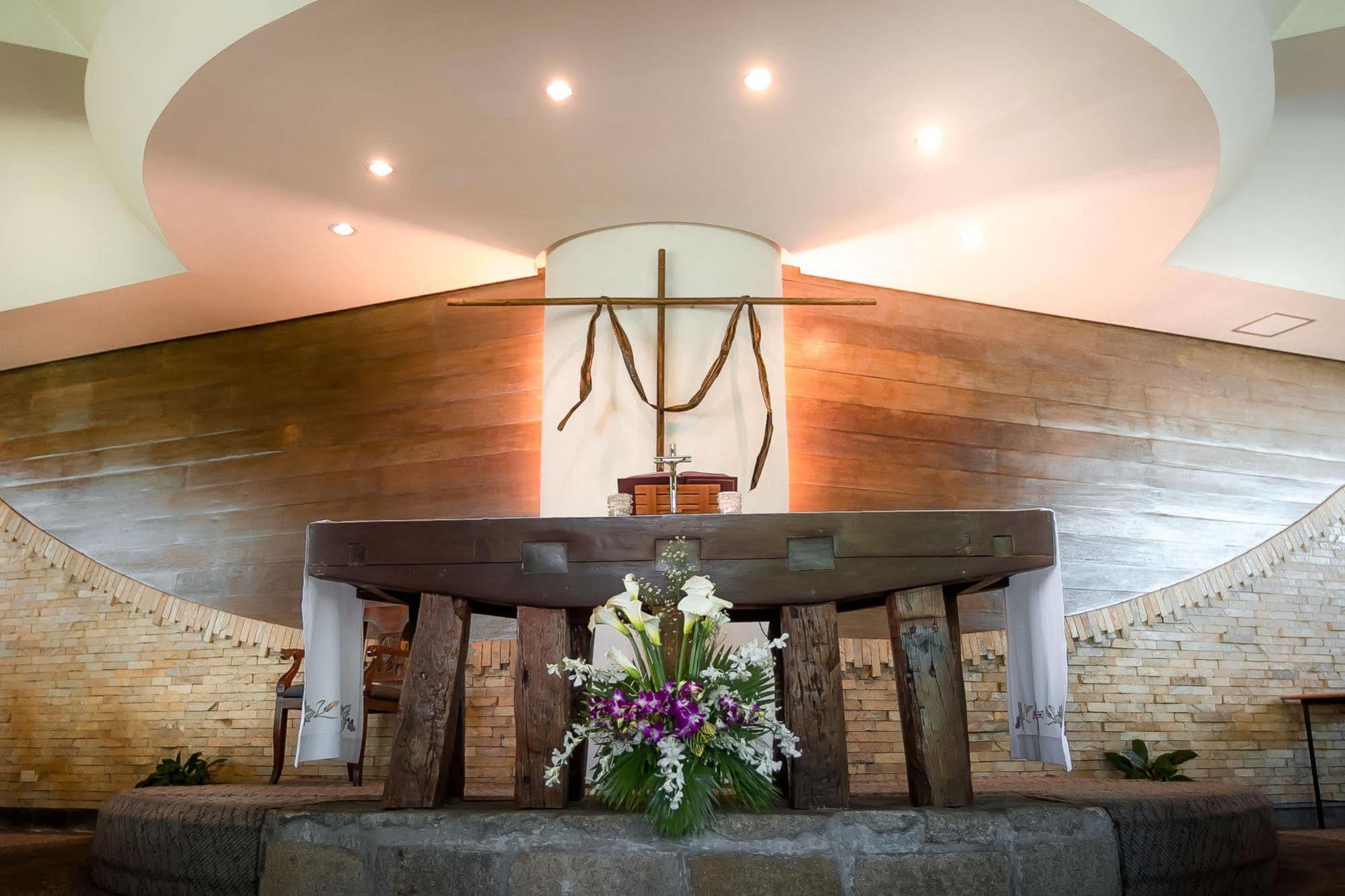 Eugenio Lopez Center Hotel Antipolo Exterior photo
